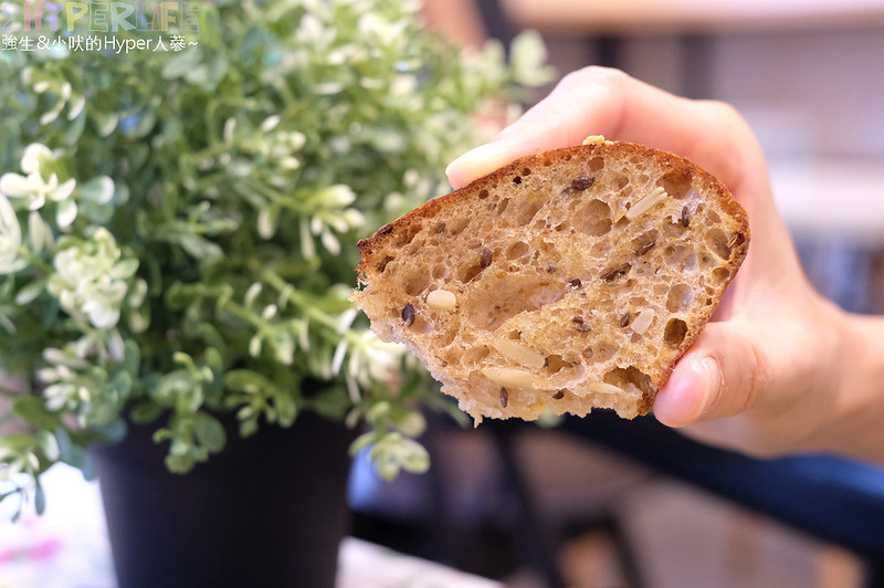 BOSKE Bakery,BOSKE Bakery Cafe,BOSKE Bakery Cafe咖啡麵包坊,台中下午茶,台中健身餐,台中北屯下午茶,台中北屯咖啡,台中咖啡,台中生酮餐,台中美食,台中輕食,台中麵包,無麩質 台中,酸種麵包,酸種麵包 台中 @強生與小吠的Hyper人蔘~