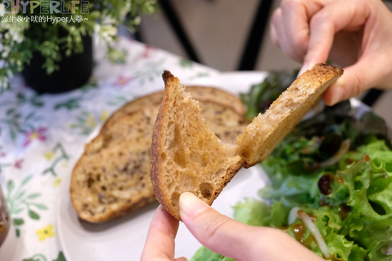 BOSKE Bakery,BOSKE Bakery Cafe,BOSKE Bakery Cafe咖啡麵包坊,台中下午茶,台中健身餐,台中北屯下午茶,台中北屯咖啡,台中咖啡,台中生酮餐,台中美食,台中輕食,台中麵包,無麩質 台中,酸種麵包,酸種麵包 台中 @強生與小吠的Hyper人蔘~