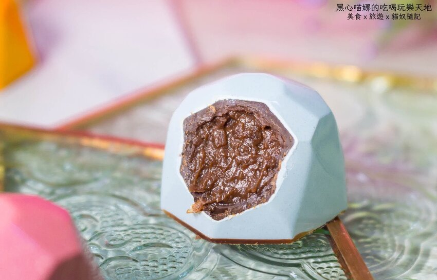 Cona′s妮娜巧克力 2022母親節限量絕美心鑽微醺酒香巧克力禮盒,寵愛媽咪無極限!薄片夾心巧克力、特色乾果系列也好驚喜!