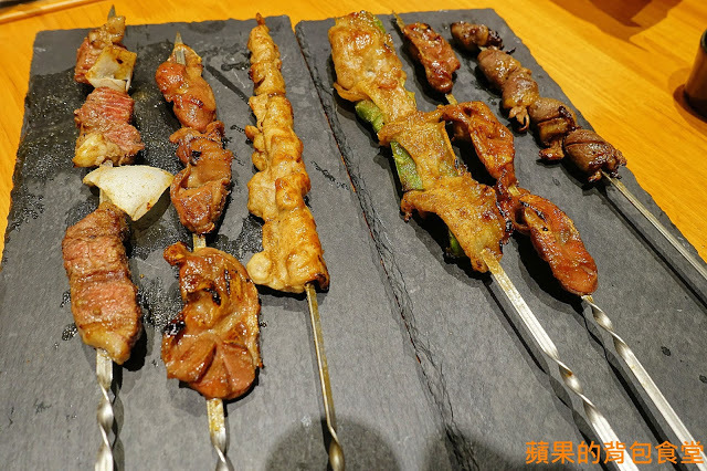 [食記] 高雄楠梓-布利多Bullydog 浮誇IG打卡毛筆串燒 廣島炸牡蠣外脆內軟 培根青蔥香甜清爽 高雄美食