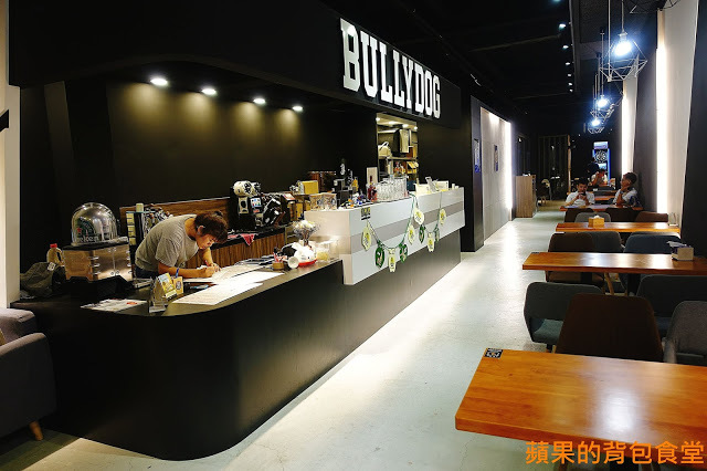 [食記] 高雄楠梓-布利多Bullydog 浮誇IG打卡毛筆串燒 廣島炸牡蠣外脆內軟 培根青蔥香甜清爽 高雄美食