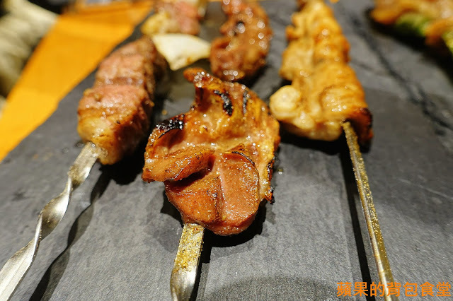 [食記] 高雄楠梓-布利多Bullydog 浮誇IG打卡毛筆串燒 廣島炸牡蠣外脆內軟 培根青蔥香甜清爽 高雄美食