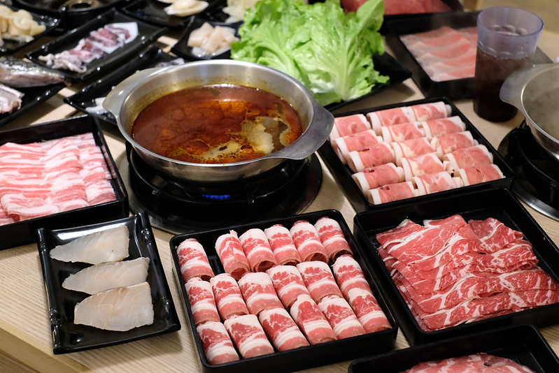 台中吃到飽,台中東興路美食,台中海鮮吃到飽,台中漂亮火鍋,台中火鍋吃到飽,台中西區吃到飽,台中西區火鍋,台中西屯美食,漂亮火鍋,西區火鍋,西區美食,西屯吃到飽 @強生與小吠的Hyper人蔘~