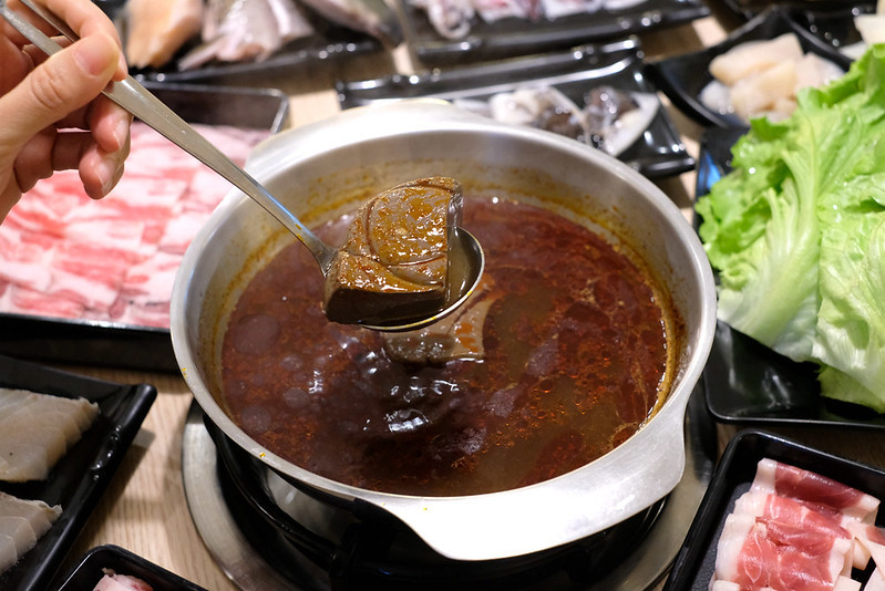 台中吃到飽,台中東興路美食,台中海鮮吃到飽,台中漂亮火鍋,台中火鍋吃到飽,台中西區吃到飽,台中西區火鍋,台中西屯美食,漂亮火鍋,西區火鍋,西區美食,西屯吃到飽 @強生與小吠的Hyper人蔘~