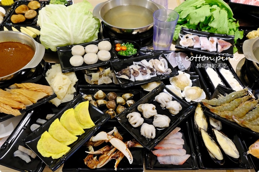 台中火鍋吃到飽這家超彭湃！漂亮火鍋超過七十種食材任你吃～海鮮就超過20種！