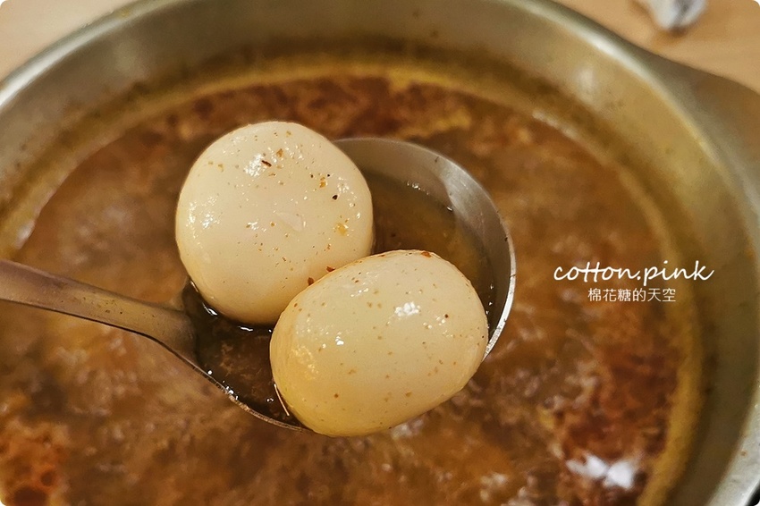 台中火鍋吃到飽這家超彭湃！漂亮火鍋超過七十種食材任你吃～海鮮就超過20種！