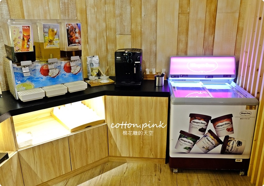 台中火鍋吃到飽這家超彭湃！漂亮火鍋超過七十種食材任你吃～海鮮就超過20種！