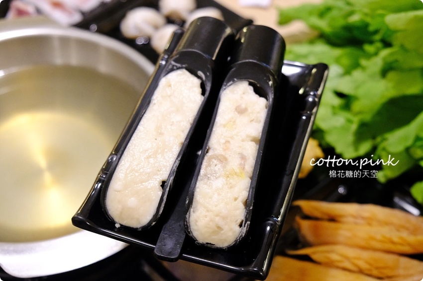 台中火鍋吃到飽這家超彭湃！漂亮火鍋超過七十種食材任你吃～海鮮就超過20種！