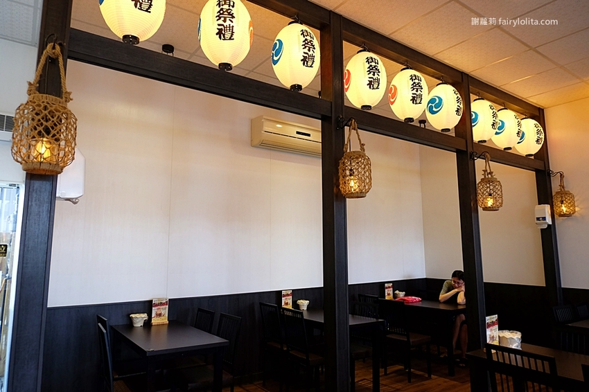 初八拉麵(民雄店)。嘉義爆紅百元平價拉麵,浮誇溏心蛋堆整碗,隱藏版內行人才懂吃! @蹦啾♥謝蘿莉 La vie heureuse