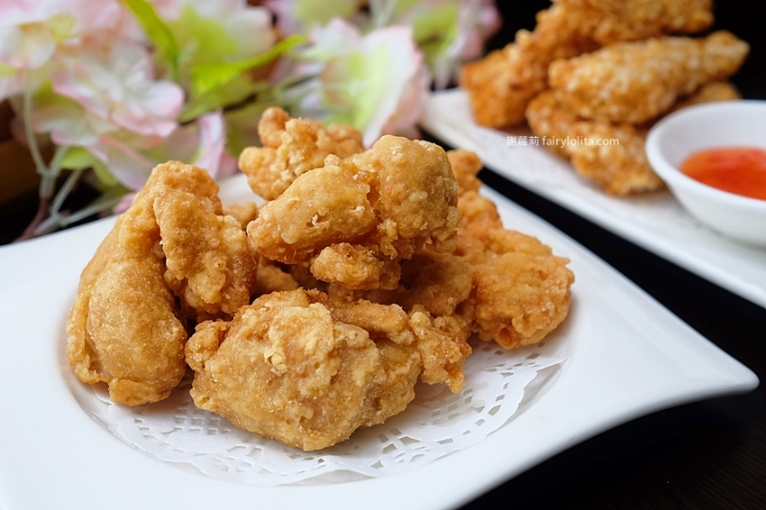 初八拉麵(民雄店)。嘉義爆紅百元平價拉麵,浮誇溏心蛋堆整碗,隱藏版內行人才懂吃! @蹦啾♥謝蘿莉 La vie heureuse