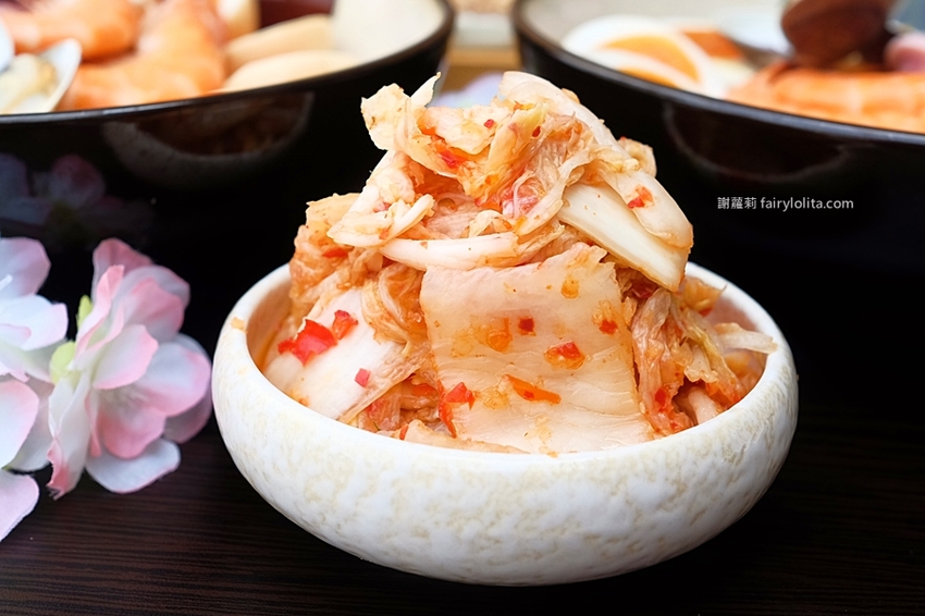 初八拉麵(民雄店)。嘉義爆紅百元平價拉麵,浮誇溏心蛋堆整碗,隱藏版內行人才懂吃! @蹦啾♥謝蘿莉 La vie heureuse