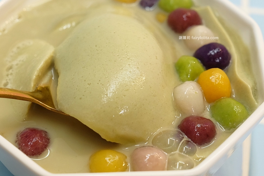 一象甜品。彩虹粉粿超療癒,在地人才知道隱藏版手工豆花,營業時間人擠滿滿! @蹦啾♥謝蘿莉 La vie heureuse