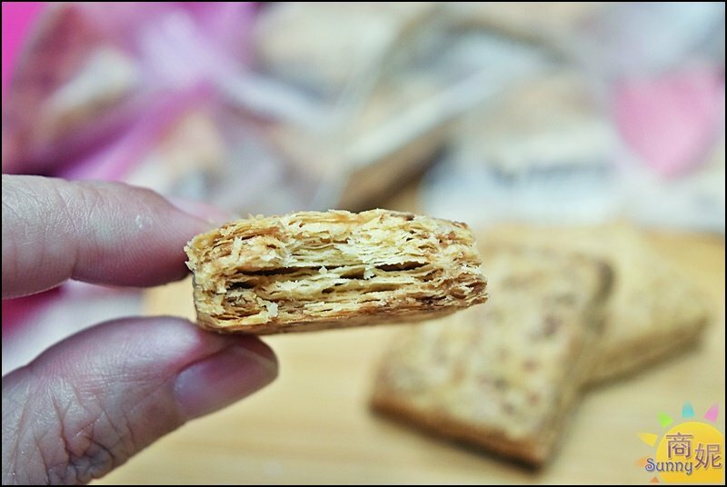 蛋黃家。網評4.7分超好吃蛋黃酥!食尚玩家報導在地人狂推現烤出爐不輸彰化排隊店-商妮吃喝遊樂