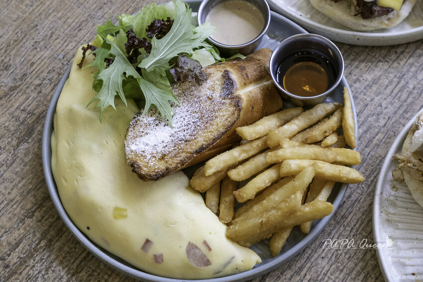 貳樓-公益店 SECOND FLOOR CAFE 美式風格氛圍 早午餐許擇性多…讓人好糾結!