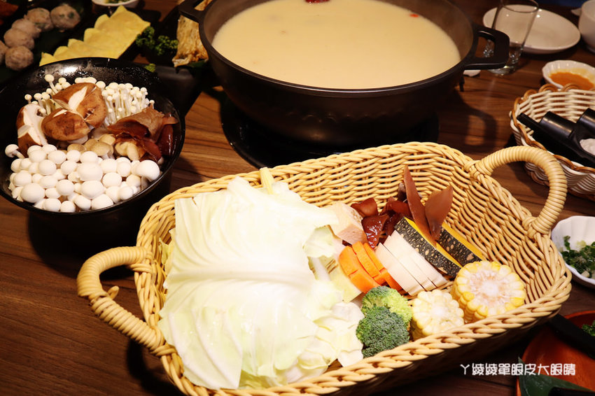 新竹迪卡儂附近美食推薦李私房鍋物！新竹火鍋必吃胡椒豬肚雞鍋