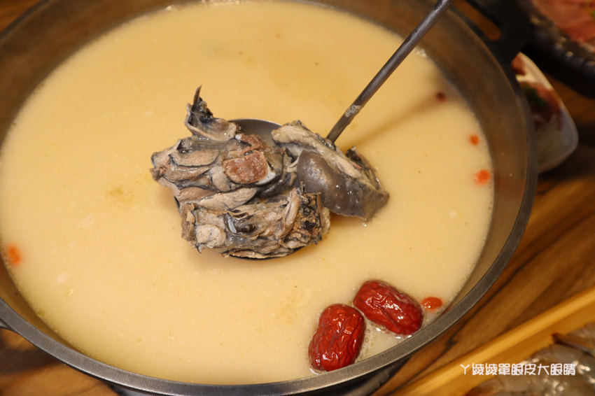 新竹迪卡儂附近美食推薦李私房鍋物！新竹火鍋必吃胡椒豬肚雞鍋