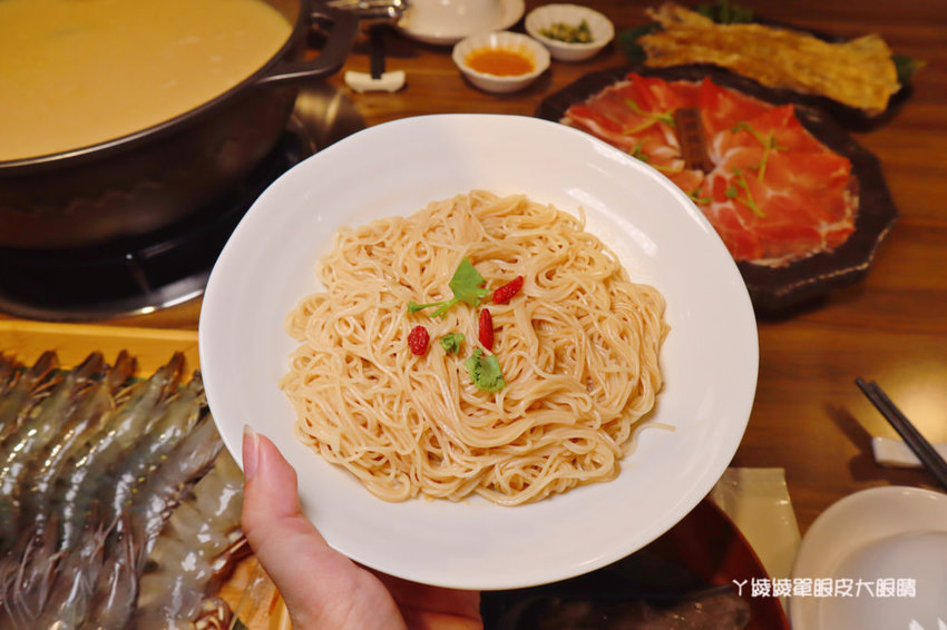 新竹迪卡儂附近美食推薦李私房鍋物！新竹火鍋必吃胡椒豬肚雞鍋