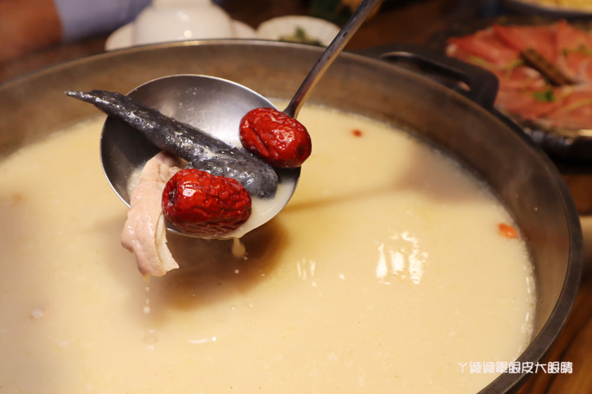 新竹迪卡儂附近美食推薦李私房鍋物！新竹火鍋必吃胡椒豬肚雞鍋