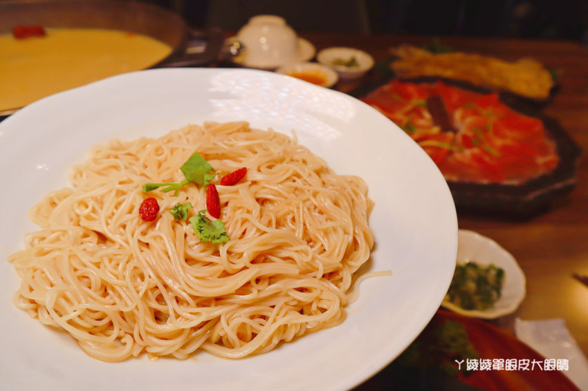 新竹迪卡儂附近美食推薦李私房鍋物！新竹火鍋必吃胡椒豬肚雞鍋