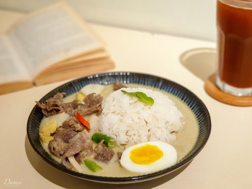 台南中西區｜EMO THAI-好拍照的韓系風格泰式小餐館