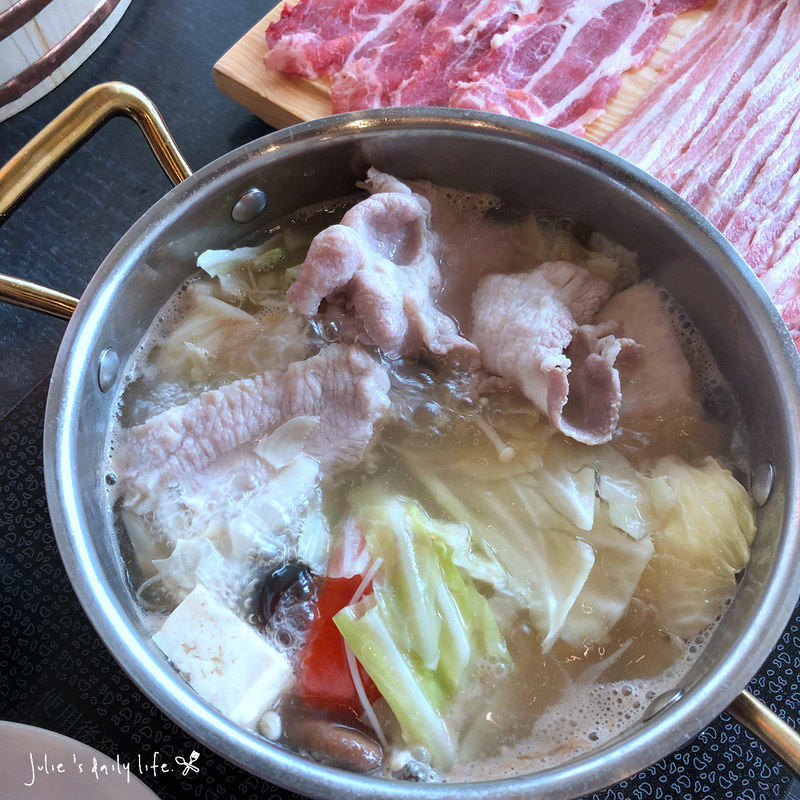 個人鍋,停車位,免費wifi,冷藏肉,嘉一香活菌豬,套餐,宜蘭,宜蘭厲害火鍋,宜蘭市火鍋,宜蘭火鍋,宜蘭火鍋 推薦,宜蘭火鍋2019,宜蘭美食,宜蘭聚餐地點,宜蘭首間冷藏肉火鍋專門店,寵物友善餐廳,巨無霸超猛海鮮,新開幕,桂丁雞,海鮮,涮涮鍋,火鍋,火鍋店,無線WIFI,美國Prime,聚德家 宜蘭,聚德家宜蘭,聚德家火鍋,聚德家火鍋宜蘭,聚德家豐味鍋物,聚德家豐味鍋物-宜蘭農權店 @跟著Julie一起走吧