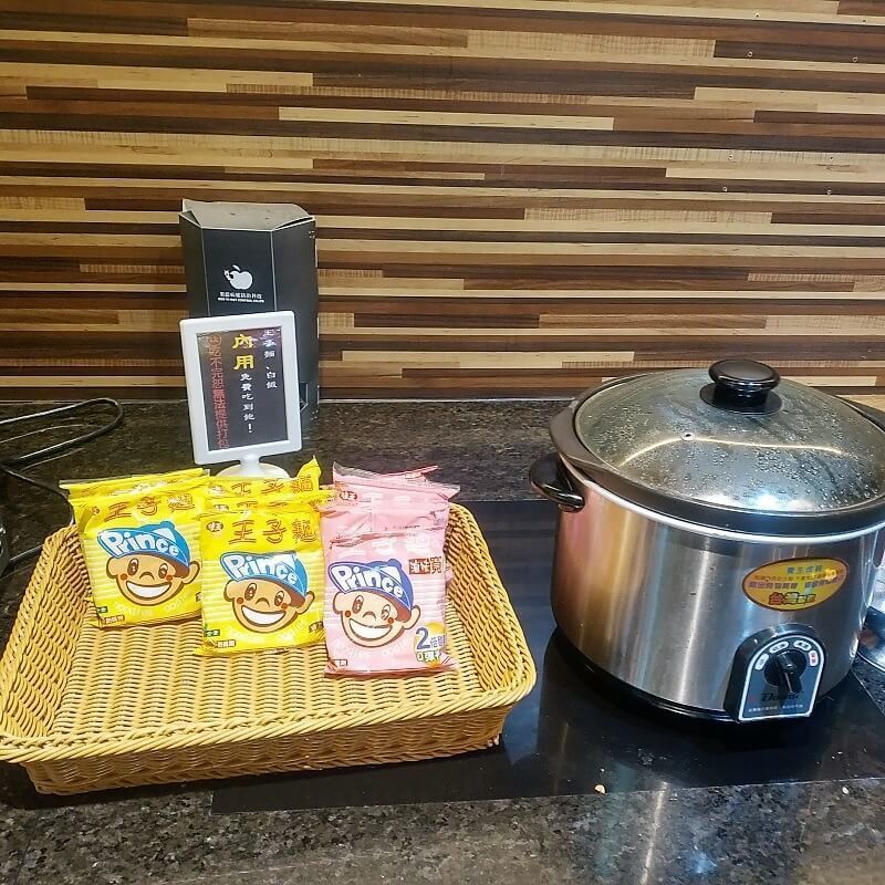 八德 老湯鍋 自助吧區