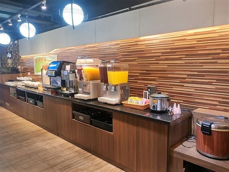 八德 老湯鍋 自助吧區