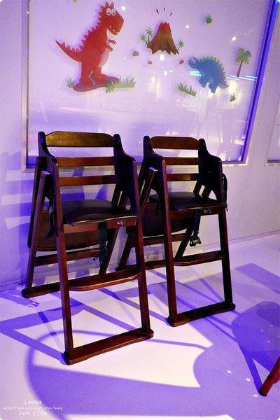 喜晶a光學觀光工廠 台中觀光工廠 台中室內親子景點 雨天備案 潭子親子景點 恐龍 布袋戲 射擊遊戲DSC08751.JPG