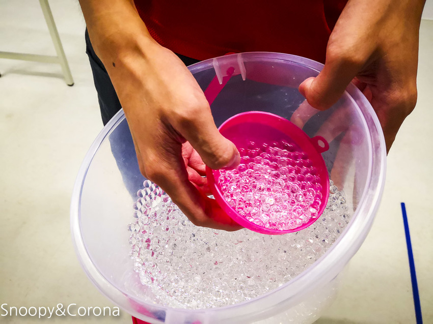 【台中景點】台中最新親子景點｜喜晶A光學觀光工廠～來當恐龍訓練師、DIY手作專屬的VR虛擬實境眼鏡