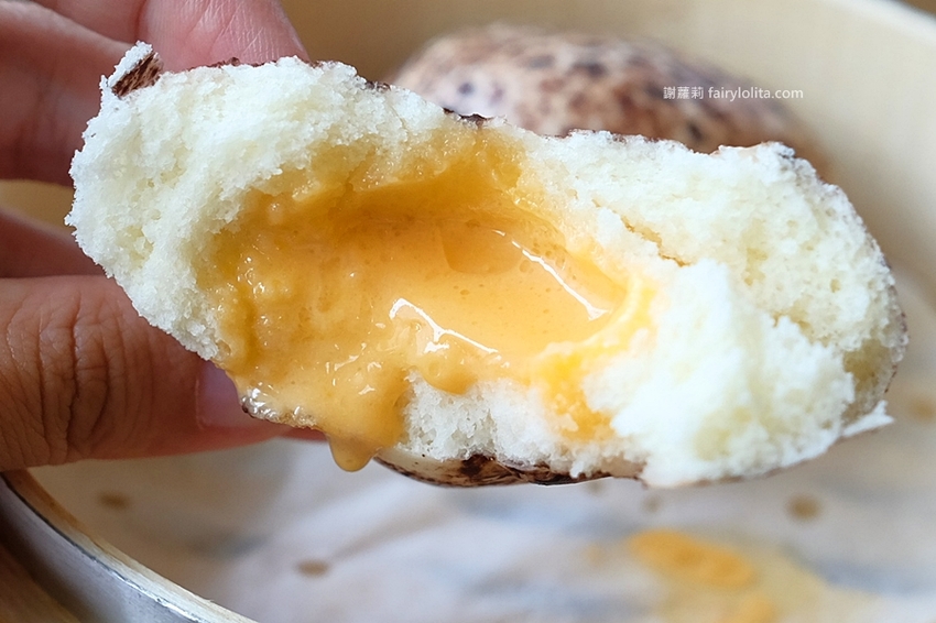 中正大四喜牛肉麵旗艦店。CP值高到全嚇傻，大份量牛肉麵130元，免費加湯加麵不用錢，還附珍奶、小菜無限呷免驚！ @蹦啾♥謝蘿莉 La vie heureuse