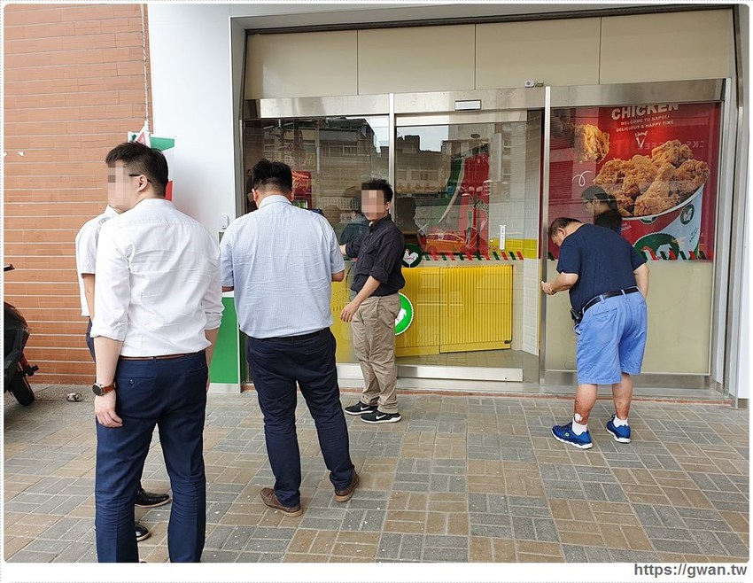 新店人吃起來～拿坡里炸雞全台第三間分店新開幕！！