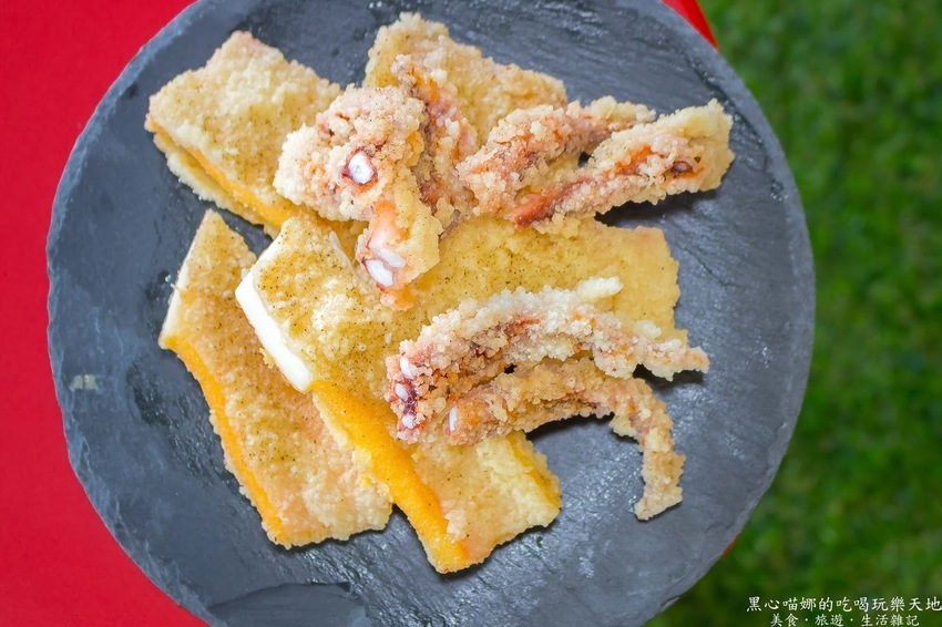 高雄左營︱厚一點雞排專賣店　超囂張！硬是比別人厚又噴汁滑嫩大雞排！涮嘴好吃追劇看電影不能沒有它！！