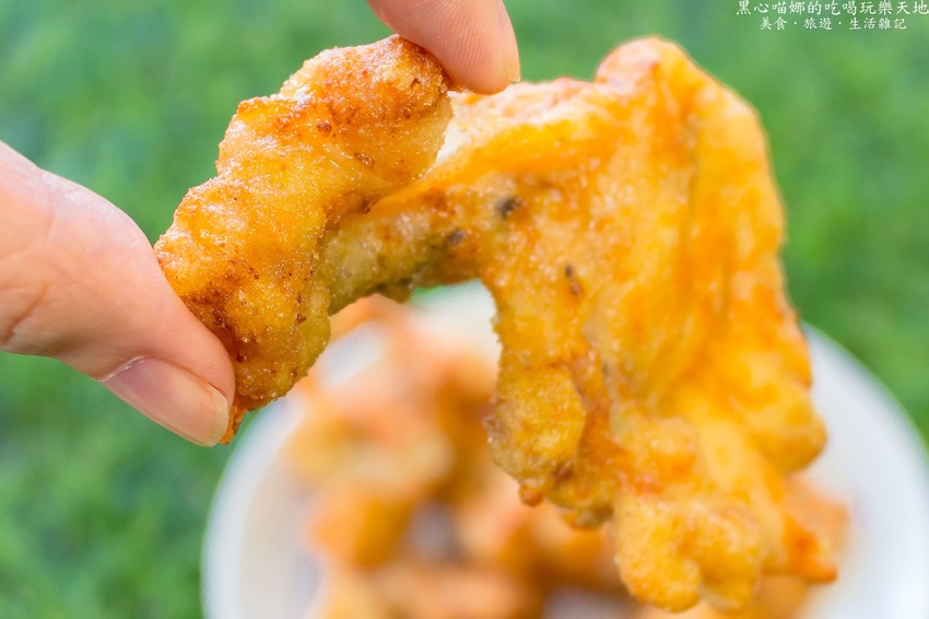 高雄左營︱厚一點雞排專賣店　超囂張！硬是比別人厚又噴汁滑嫩大雞排！涮嘴好吃追劇看電影不能沒有它！！