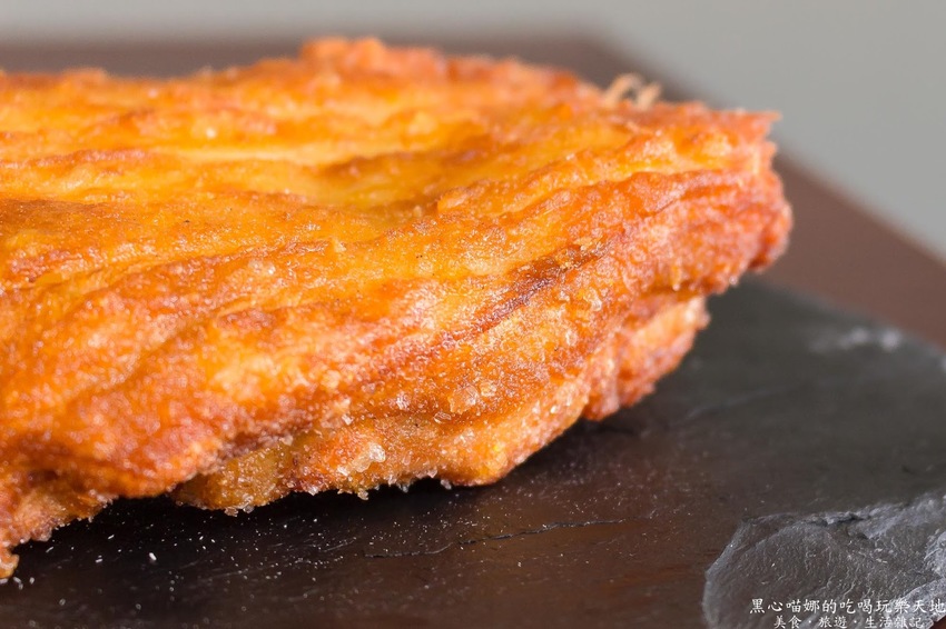 高雄左營︱厚一點雞排專賣店　超囂張！硬是比別人厚又噴汁滑嫩大雞排！涮嘴好吃追劇看電影不能沒有它！！