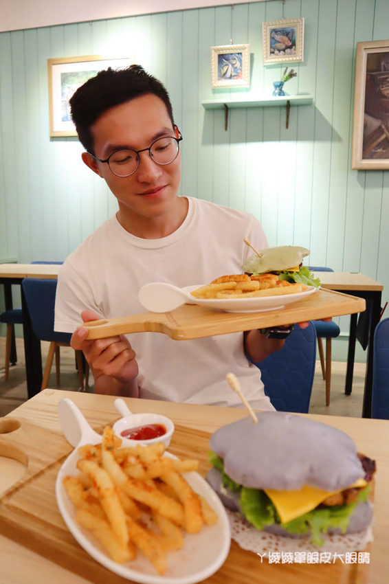 新竹美食推薦喜食廚房！新竹也有好吃又夢幻的彩虹漢堡，天公壇附近新開幕結合藝術的美食餐廳
