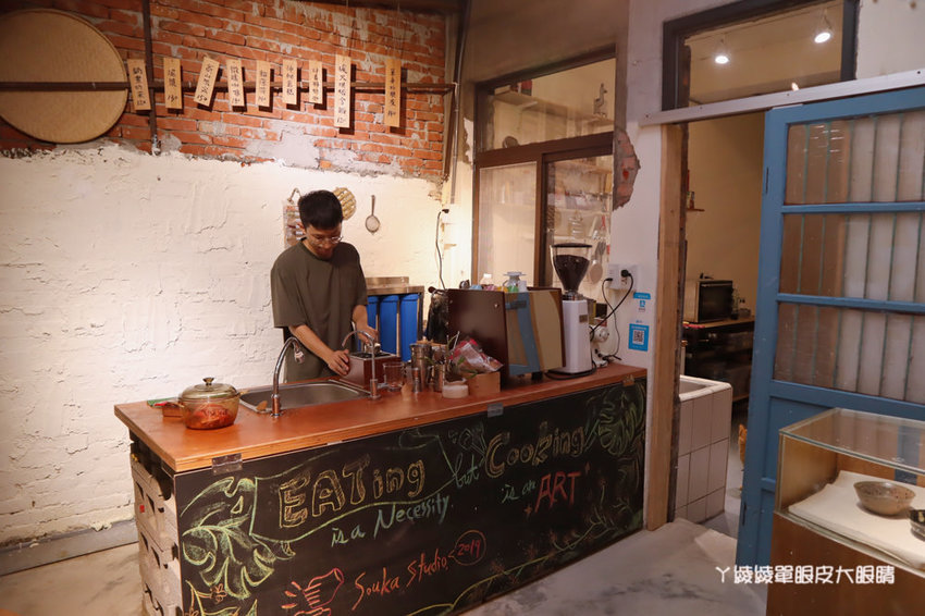 新竹美食推薦喜食廚房！新竹也有好吃又夢幻的彩虹漢堡，天公壇附近新開幕結合藝術的美食餐廳