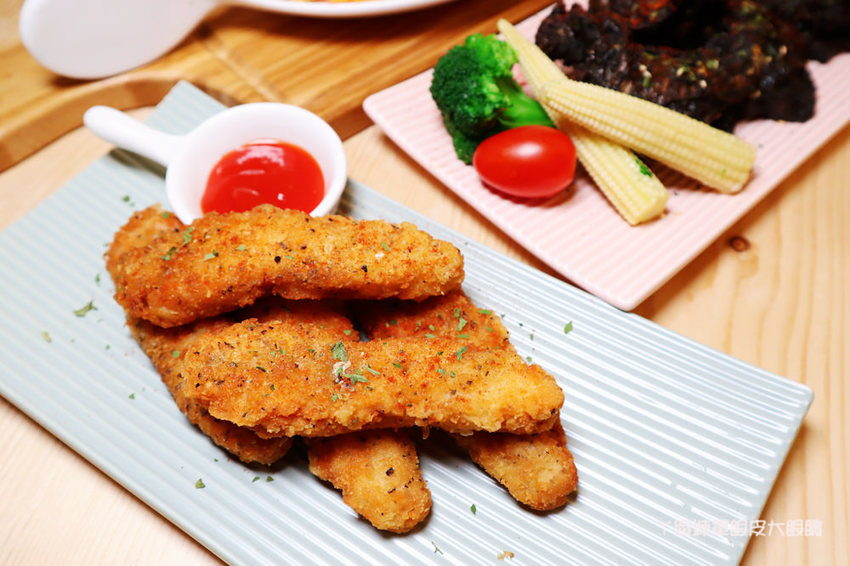 新竹美食推薦喜食廚房！新竹也有好吃又夢幻的彩虹漢堡，天公壇附近新開幕結合藝術的美食餐廳