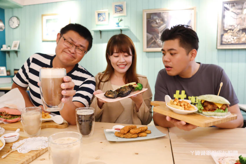 新竹美食推薦喜食廚房！新竹也有好吃又夢幻的彩虹漢堡，天公壇附近新開幕結合藝術的美食餐廳