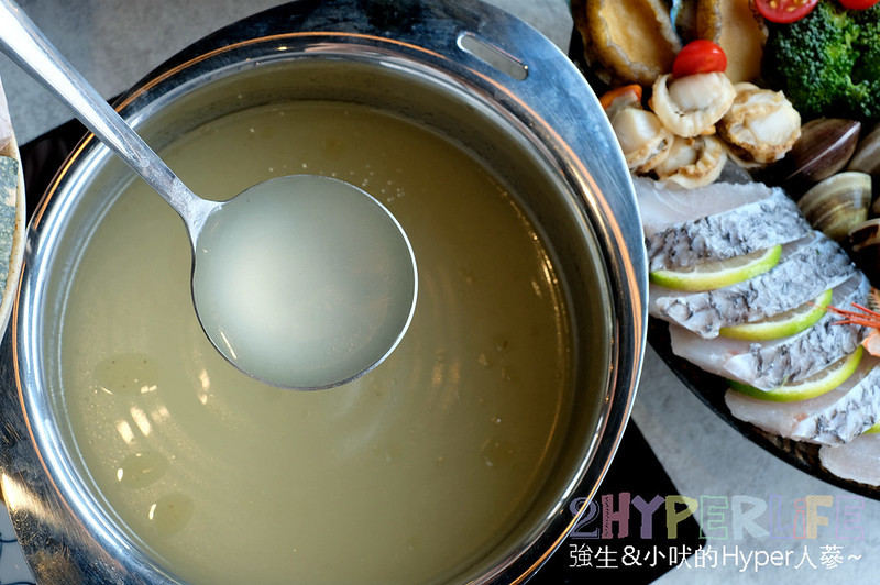 個人小火鍋,台中夜景餐廳推薦,台中東海火鍋推薦,台中沙鹿火鍋推薦,台中涮涮鍋,台中涮涮鍋推薦,台中火鍋,台中美食,崧shabushabu,崧價格,崧火鍋,東海夜市必吃,東海美食推薦 @強生與小吠的Hyper人蔘~