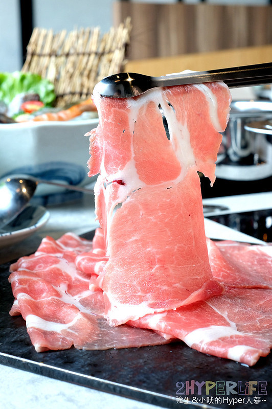 個人小火鍋,台中夜景餐廳推薦,台中東海火鍋推薦,台中沙鹿火鍋推薦,台中涮涮鍋,台中涮涮鍋推薦,台中火鍋,台中美食,崧shabushabu,崧價格,崧火鍋,東海夜市必吃,東海美食推薦 @強生與小吠的Hyper人蔘~