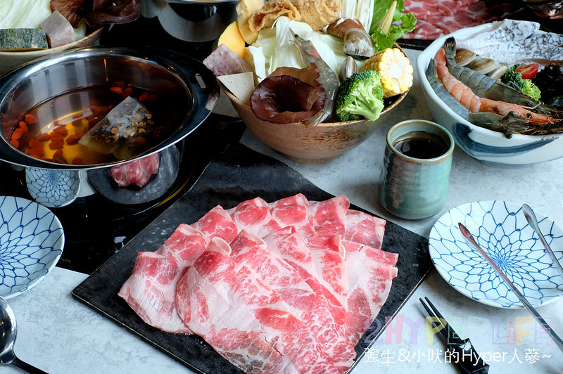 個人小火鍋,台中夜景餐廳推薦,台中東海火鍋推薦,台中沙鹿火鍋推薦,台中涮涮鍋,台中涮涮鍋推薦,台中火鍋,台中美食,崧shabushabu,崧價格,崧火鍋,東海夜市必吃,東海美食推薦 @強生與小吠的Hyper人蔘~