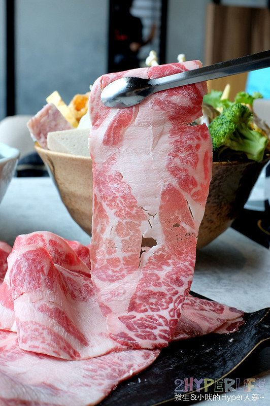 個人小火鍋,台中夜景餐廳推薦,台中東海火鍋推薦,台中沙鹿火鍋推薦,台中涮涮鍋,台中涮涮鍋推薦,台中火鍋,台中美食,崧shabushabu,崧價格,崧火鍋,東海夜市必吃,東海美食推薦 @強生與小吠的Hyper人蔘~