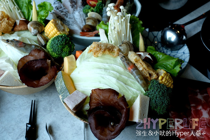 個人小火鍋,台中夜景餐廳推薦,台中東海火鍋推薦,台中沙鹿火鍋推薦,台中涮涮鍋,台中涮涮鍋推薦,台中火鍋,台中美食,崧shabushabu,崧價格,崧火鍋,東海夜市必吃,東海美食推薦 @強生與小吠的Hyper人蔘~