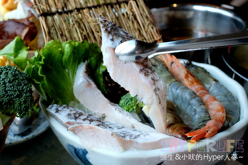 個人小火鍋,台中夜景餐廳推薦,台中東海火鍋推薦,台中沙鹿火鍋推薦,台中涮涮鍋,台中涮涮鍋推薦,台中火鍋,台中美食,崧shabushabu,崧價格,崧火鍋,東海夜市必吃,東海美食推薦 @強生與小吠的Hyper人蔘~