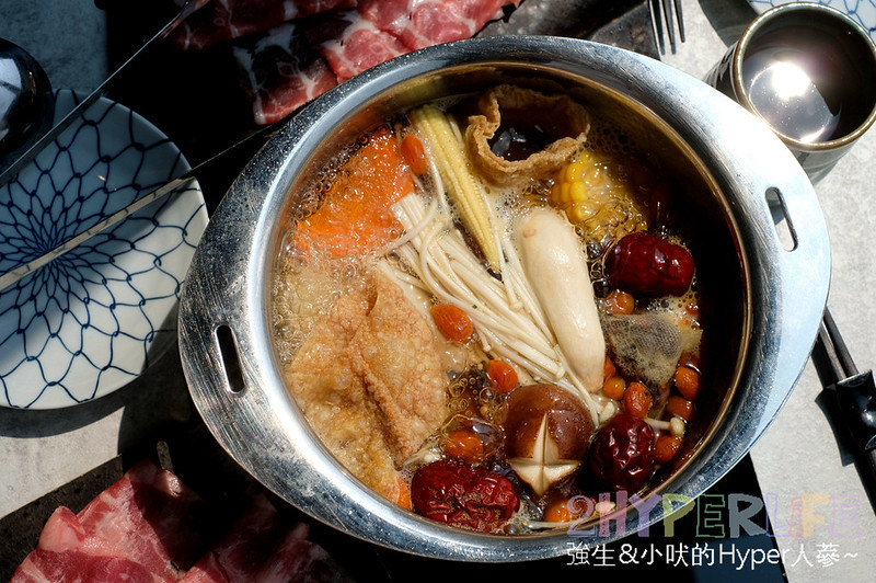 個人小火鍋,台中夜景餐廳推薦,台中東海火鍋推薦,台中沙鹿火鍋推薦,台中涮涮鍋,台中涮涮鍋推薦,台中火鍋,台中美食,崧shabushabu,崧價格,崧火鍋,東海夜市必吃,東海美食推薦 @強生與小吠的Hyper人蔘~