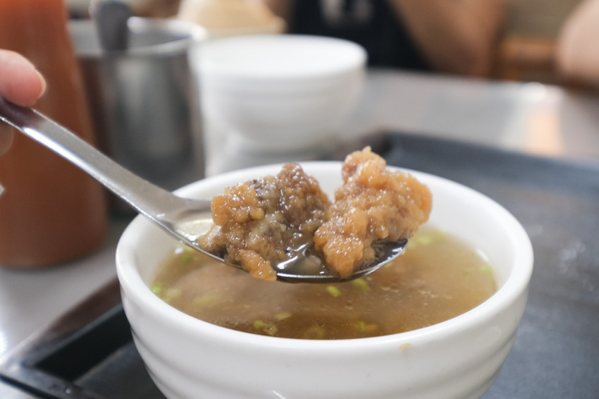 華南碗粿 嘉義東市場傳統早餐,碗粿、筒仔米糕、肉骨酥湯、綜合湯