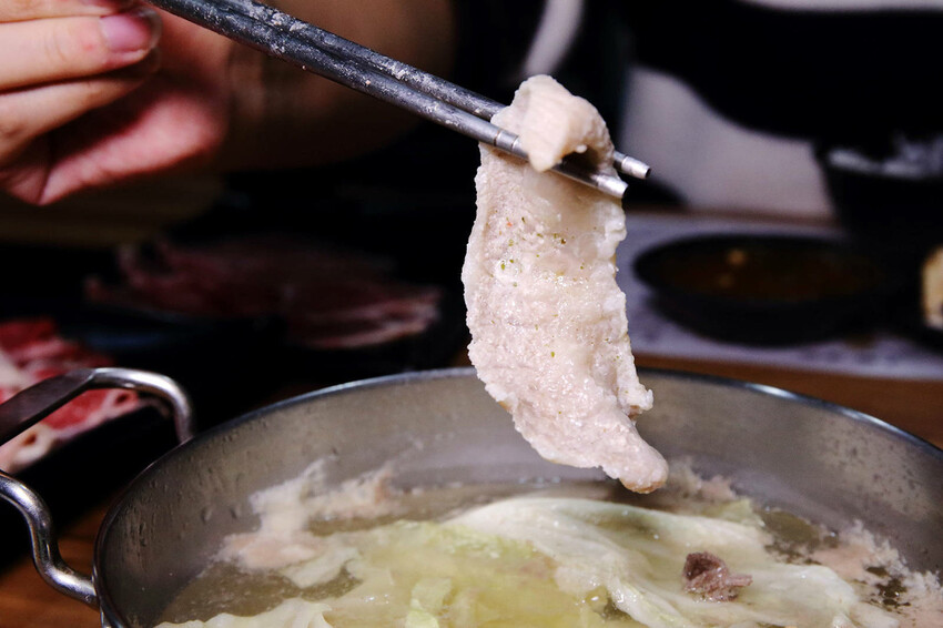 三重高中平價火鍋推薦！起司牛奶鍋、澎湃海鮮船、肉盤加量50%