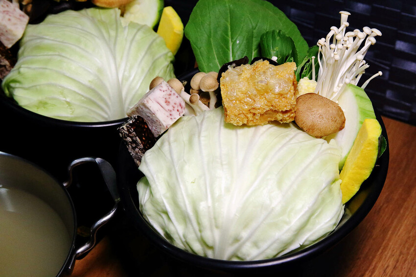 三重高中平價火鍋推薦！起司牛奶鍋、澎湃海鮮船、肉盤加量50%