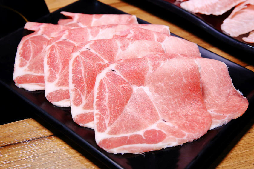 三重高中平價火鍋推薦！起司牛奶鍋、澎湃海鮮船、肉盤加量50%