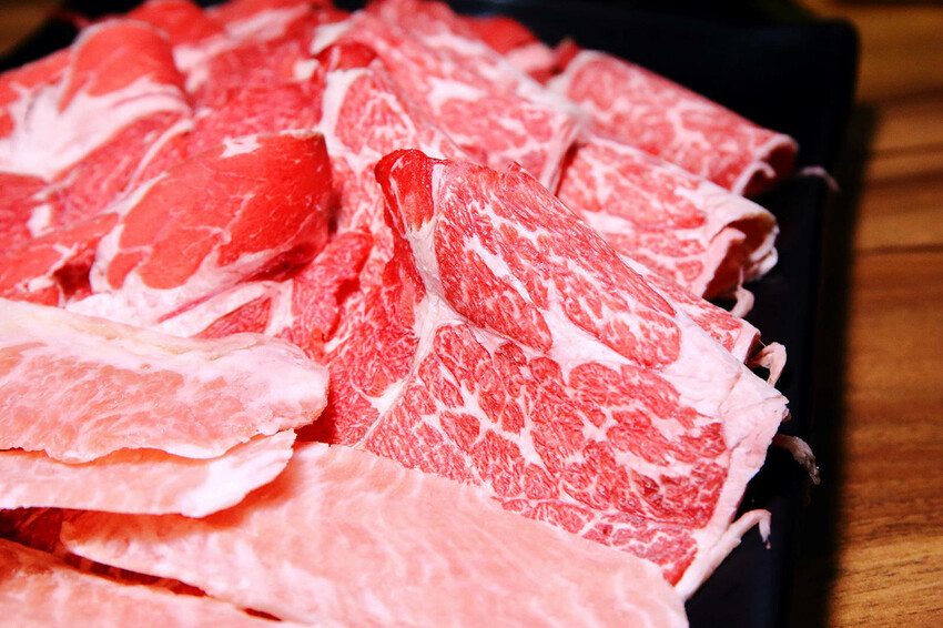三重高中平價火鍋推薦！起司牛奶鍋、澎湃海鮮船、肉盤加量50%
